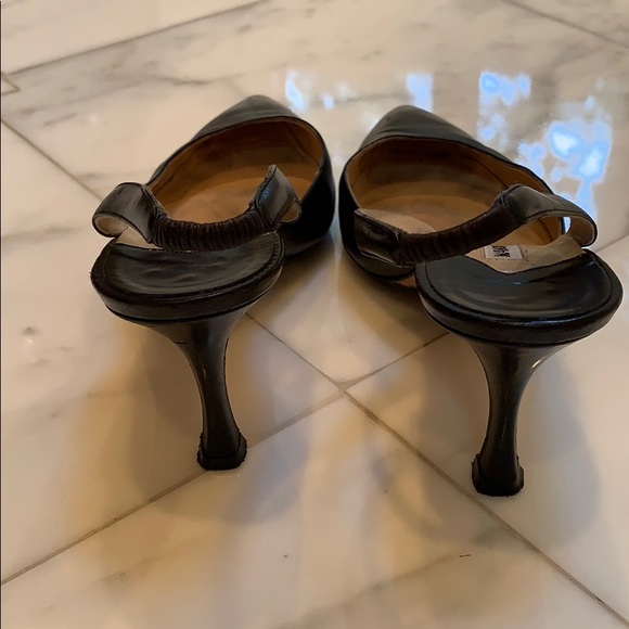 Manolo Blahnik Carolyne pumps - Picture 2 of 6